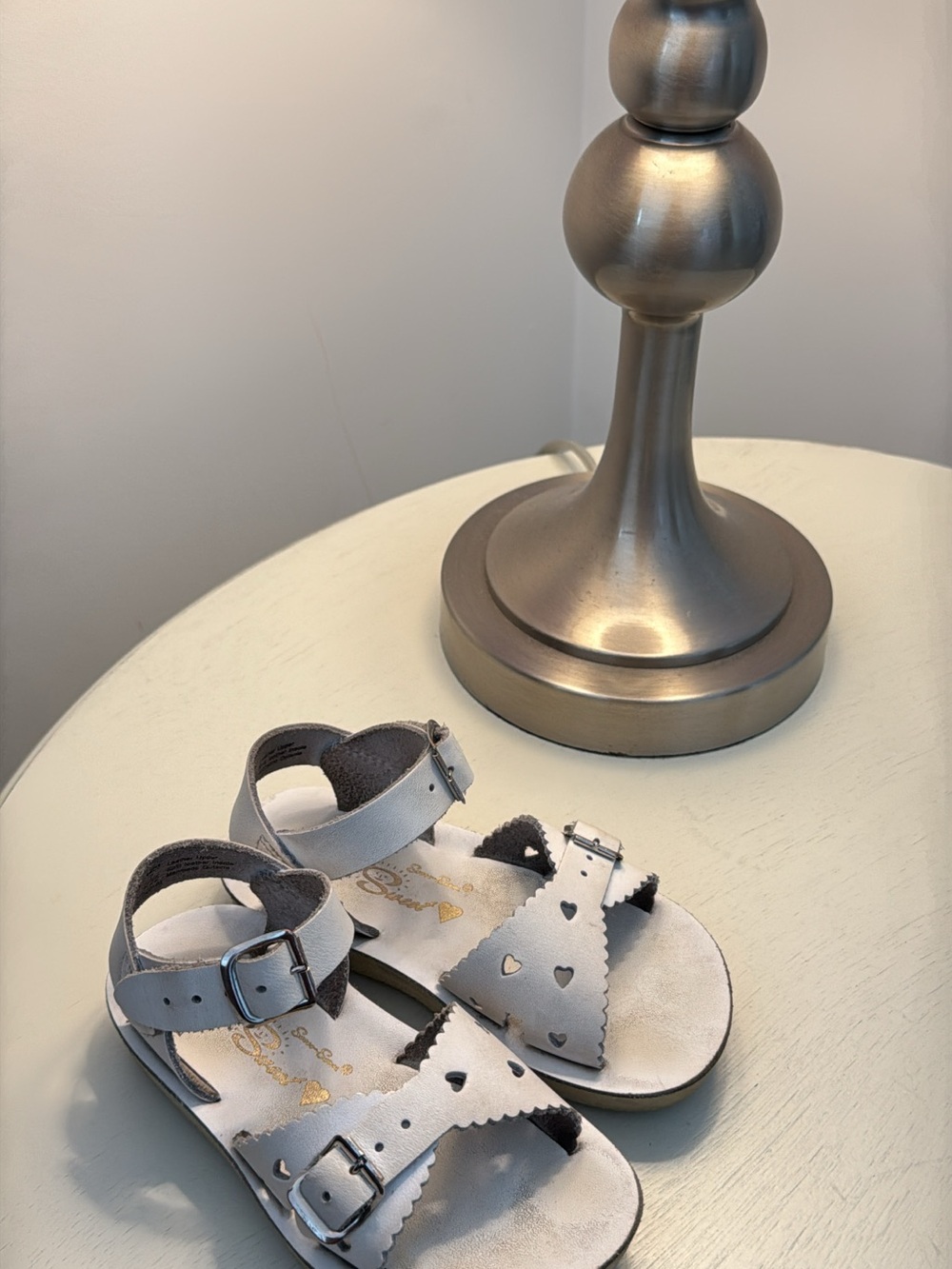 Girls' Light Gray Heart Cutout Sandals